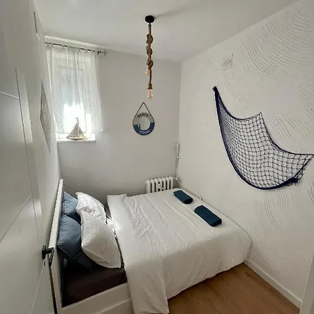 Апартаменти Sailor By Marina Old Town For 8 People, Free Parking!